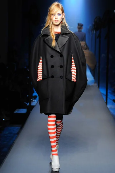 Look 12